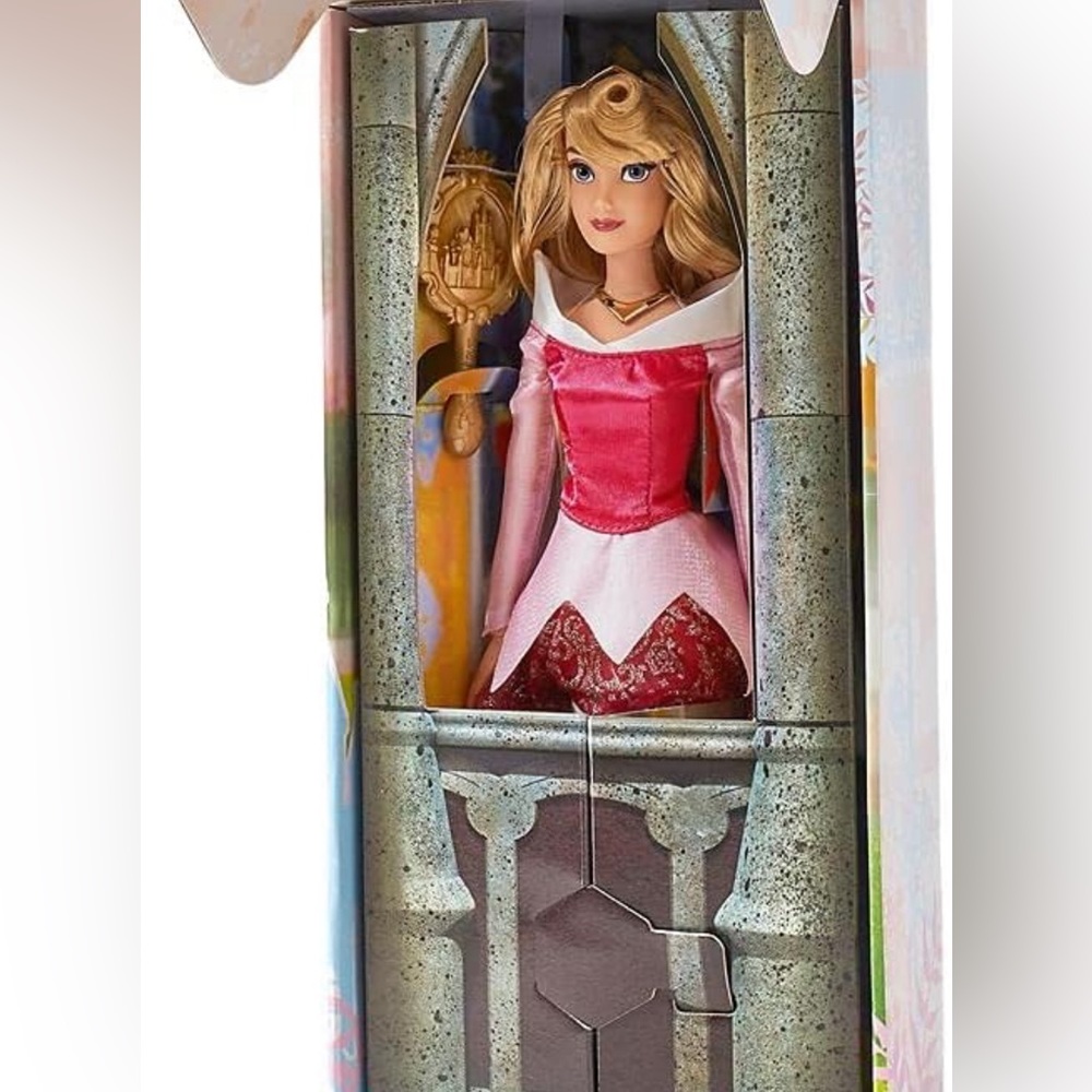 Disney Princess Aurora Classic Doll from Sleeping Beauty, Molded Brush - Picture 2 of 7